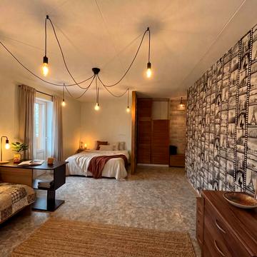 Космодромна вул., 9