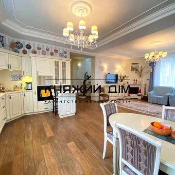 Миколаївська вул., 32