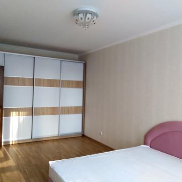 Драгоманова вул., 10