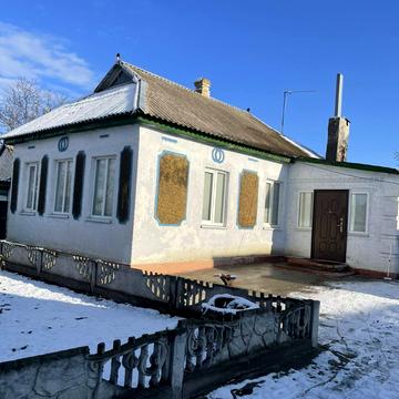 Першотравнева, 1