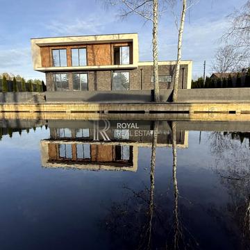 Лугова вул., 1