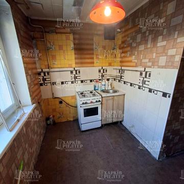 Електровозна вул., 19