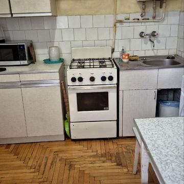 Степана Бандери вул. (), 85