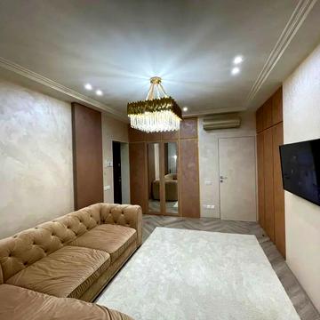 Юнацька вул., 17