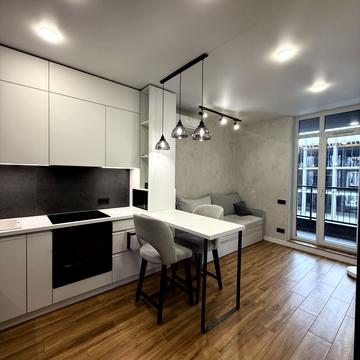 Героїв Майдану вул., 1