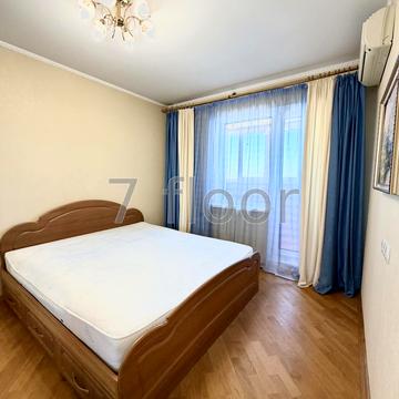 Оноре де Бальзака вул., 8