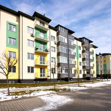 Весняна вул., 10