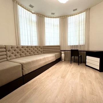 Дмитра Яворницького просп. (Карла Маркса), 5