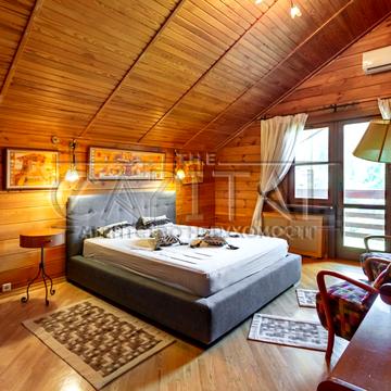 Центральна вул.