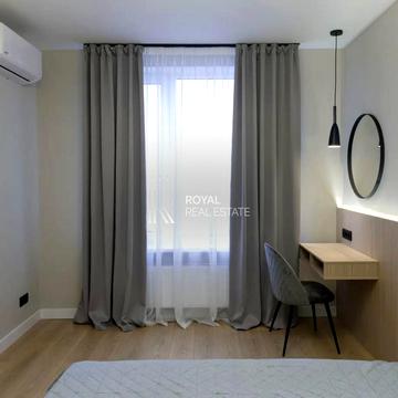 Академіка Заболотного вул., 1-Б