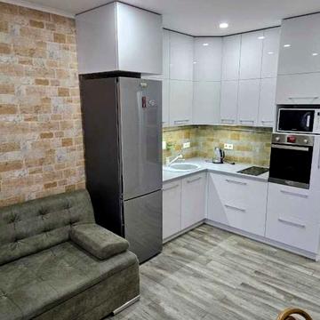 Миколи Ушакова вул., 1-Б