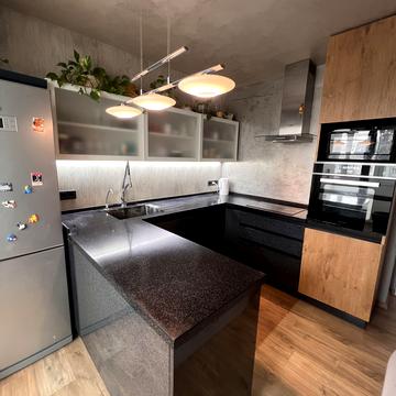 Лесі Українки вул., 74-А