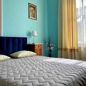 Пекарська вул., 1