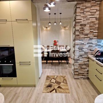 Метробудівська вул., 13/10