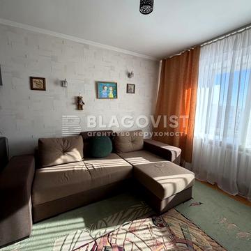 Вінстона Черчилля вул. (Червоноткацька), 18-Б