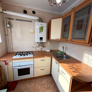 Волочиська вул., 9