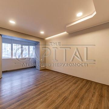 Володимира Івасюка просп. (Героїв Сталінграду), 4