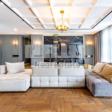 Юрія Іллєнка вул. (Мельникова), 5