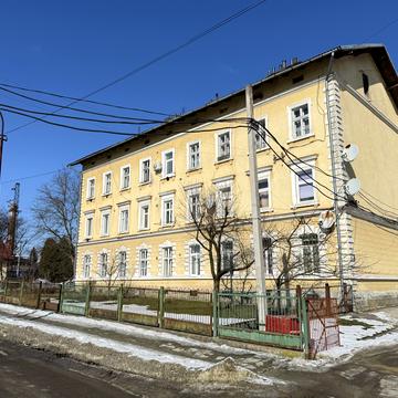 Привокзальна вул., 6