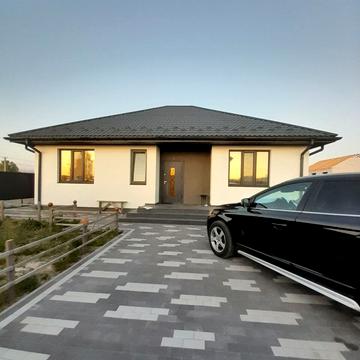 Парникова вул.