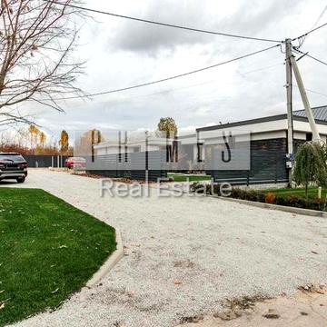 Кленова вул., 13