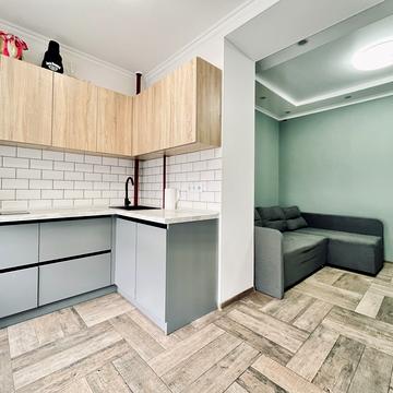 Бакинська вул., 1