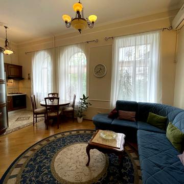 Стрілецька вул., 16