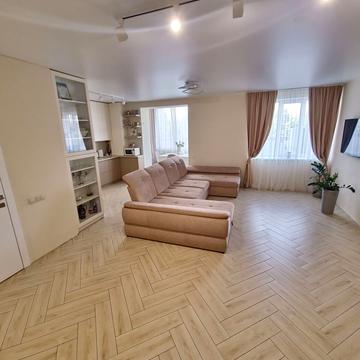 Озерна вул., 4