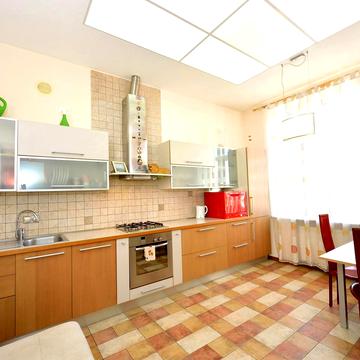 Хрещатик вул. (Kreschatic), 27