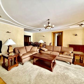 Паторжинського вул., 14