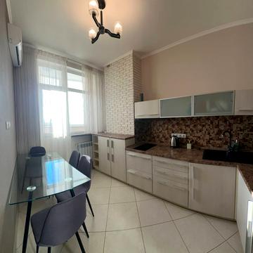 Жилянська вул., 118