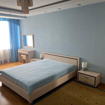 Михайла Котельникова вул., 1