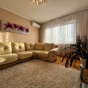 Запорізька вул., 2