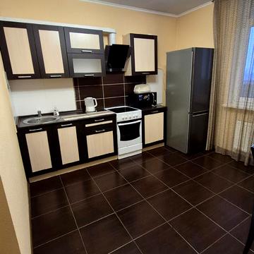 Воскресенська вул., 12-В