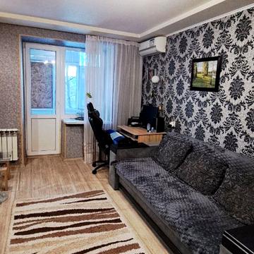 Льва Ландау просп. (50-річчя СРСР), 16