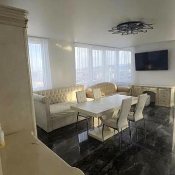 Вячеслава Чорновола просп. (), 77