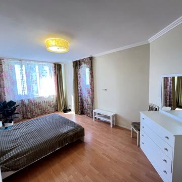 Срібнокільська вул., 1