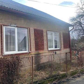 Центральна, 22