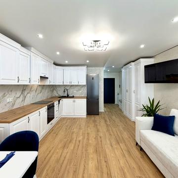 Романа Левицького вул., 12