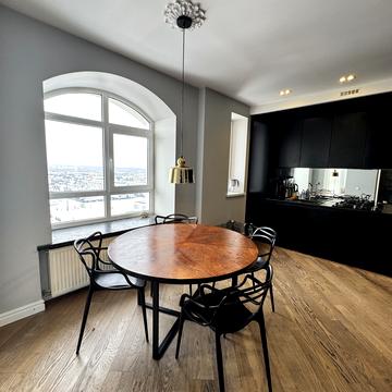 Двірська вул., 15