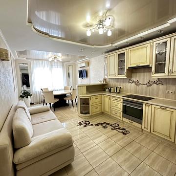 Миколи Лаврухіна вул., 8