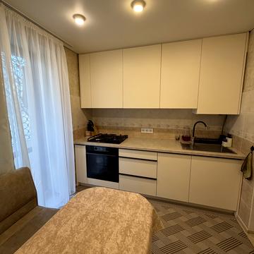 Вишнева вул., 16