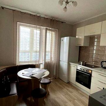 Бориса Гмирі вул., 16