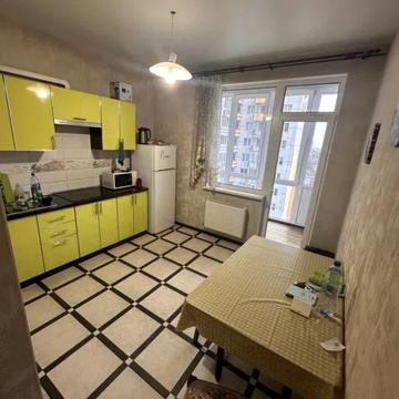 Середньофонтанська вул., 35