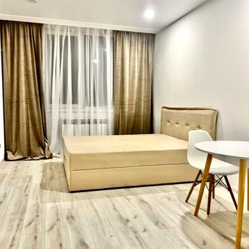 Богдана Хмельницького вул., 25-А