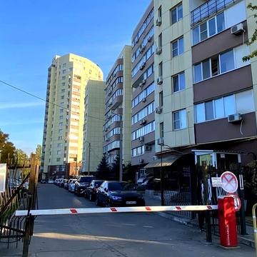 Рельєфна вул., 8