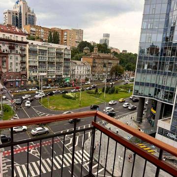 Еспланадна вул., 2