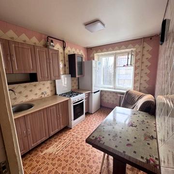 Небесної Сотні просп. (Маршала Жукова), 10