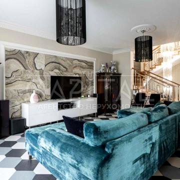 Богатирська вул., 20