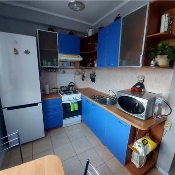 Академіка Корольова вул., 37